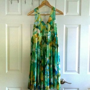 Motherhood sleeveless v neck dress with tie waist